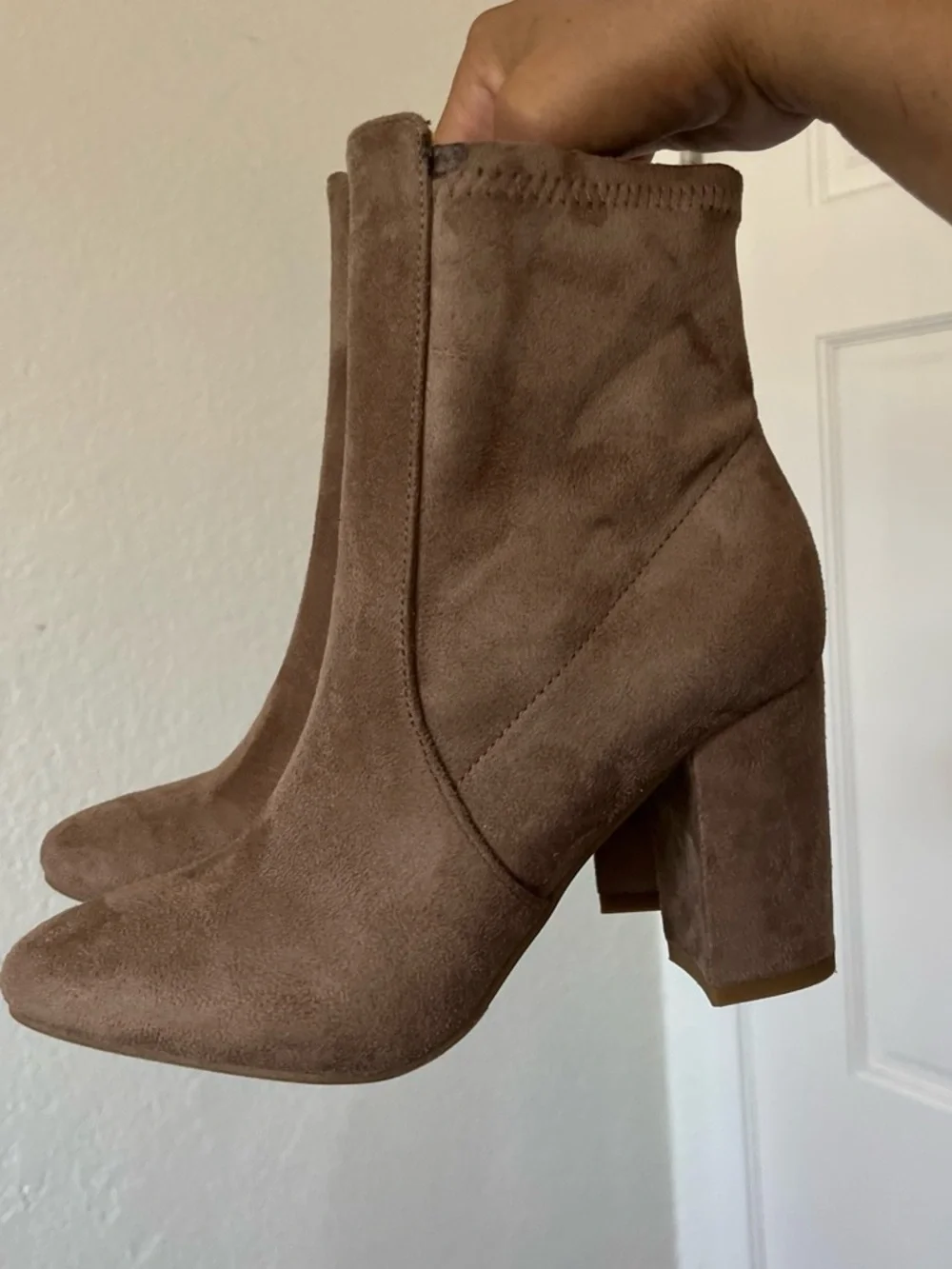 TOP Moda Brown Suede High Block Heel Ankle Booties